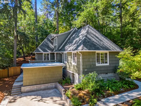 62 W 31st Ave, Eugene, OR 97405