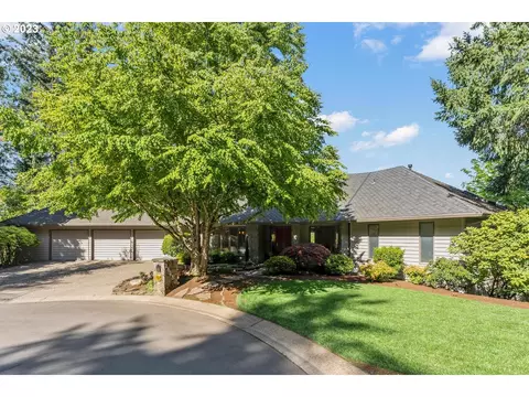 18480 Delenka Ln, Lake Oswego, OR 97034