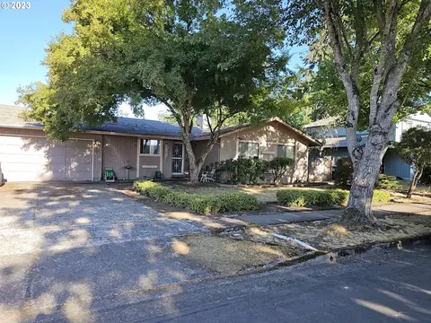 323 49th St, Springfield, OR 97478