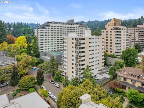 2211 SW Park Pl #702, Portland, OR 97205