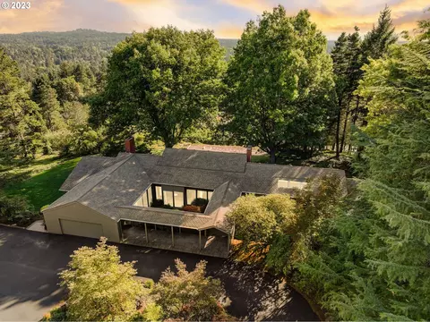 3030 SW 55th Dr, Portland, OR 97221