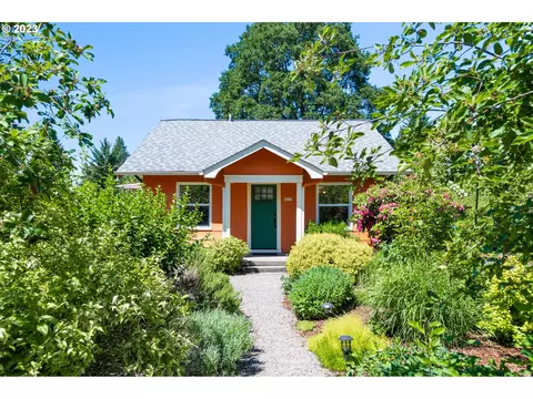 4419 NE Sumner St, Portland, OR 97218