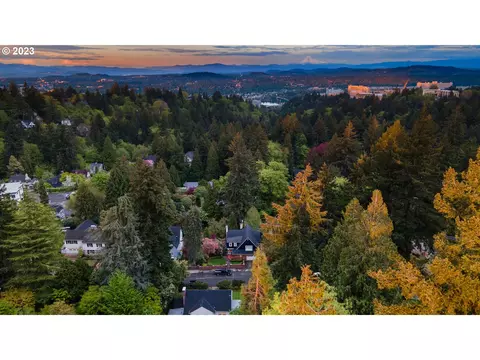 2444 SW Arden Rd, Portland, OR 97201
