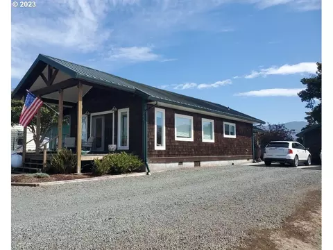 304 2nd St, Garibaldi, OR 97118