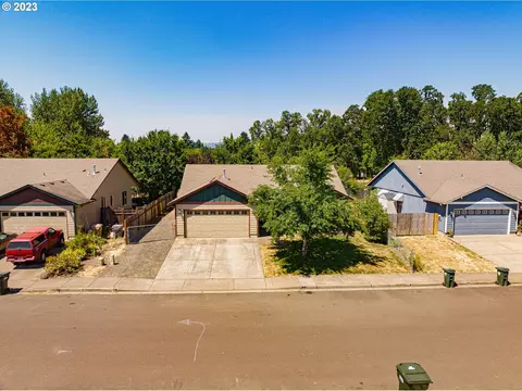 1262 40th Ave, Sweet Home, OR 97386