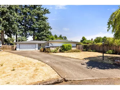 8441 SE Murphy Ct, Clackamas, OR 97015