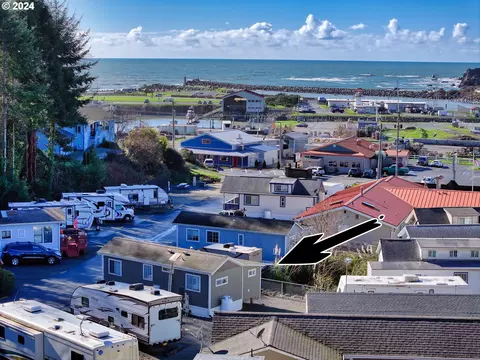 16219 Lower Harbor Rd #43, Brookings, OR 97415