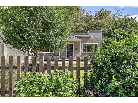 6036 NE 52nd Ave, Portland, OR 97218