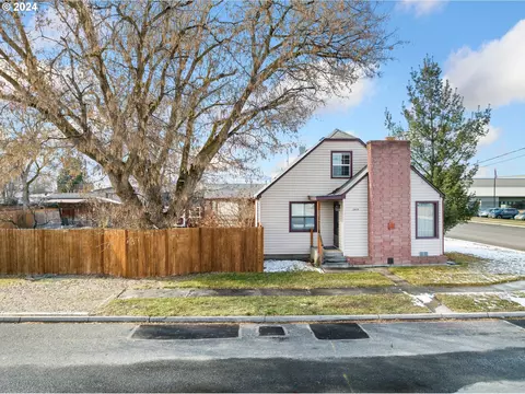 2975 5th St, Baker City, OR 97814