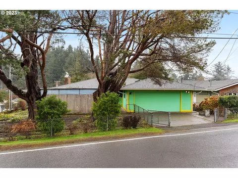 2517 NE Holmes Rd, Lincoln City, OR 97367