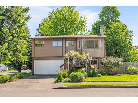 2310 SW 23rd St, Troutdale, OR 97060