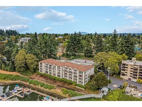 525 SE Marion St #19, Portland, OR 97202