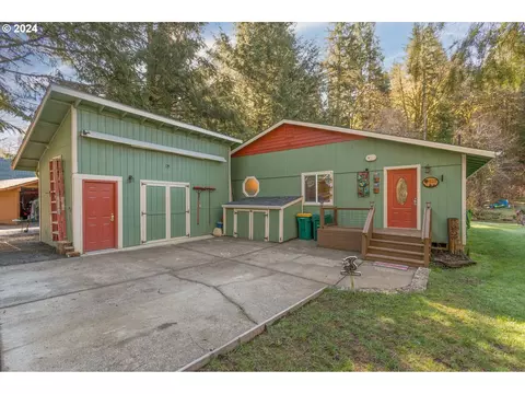 10260 Field Crest Dr, Birkenfeld, OR 97016