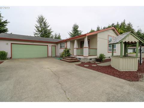 2105 Lynne Dr, North Bend, OR 97459