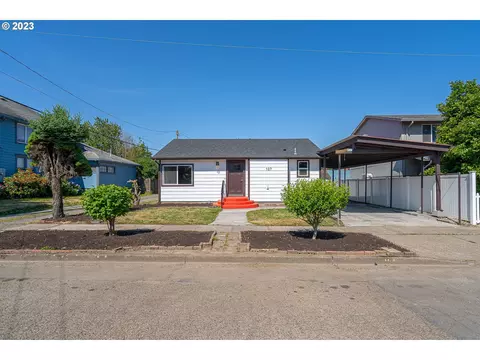 107 S Grant St, Newberg, OR 97132
