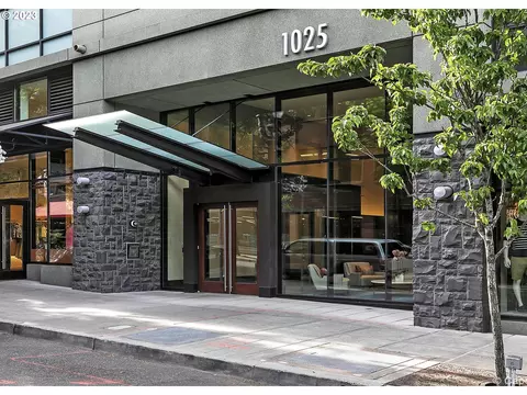 1025 NW Couch St #612, Portland, OR 97209