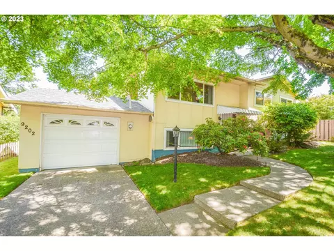 9202 N Chautauqua Blvd, Portland, OR 97217