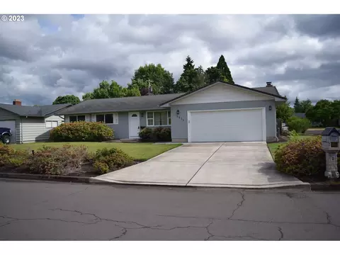 1621 Rambling Dr, Springfield, OR 97477