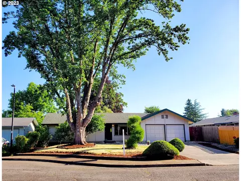 1970 Tarpon St, Eugene, OR 97401