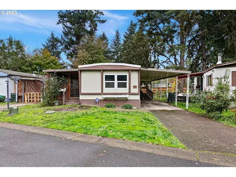 33838 E River Dr #76, Creswell, OR 97426