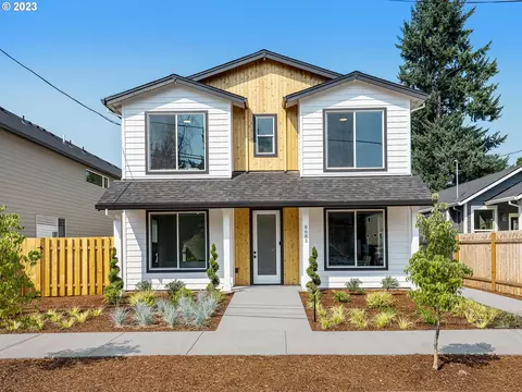 8697 N Burrage Ave #4, Portland, OR 97217