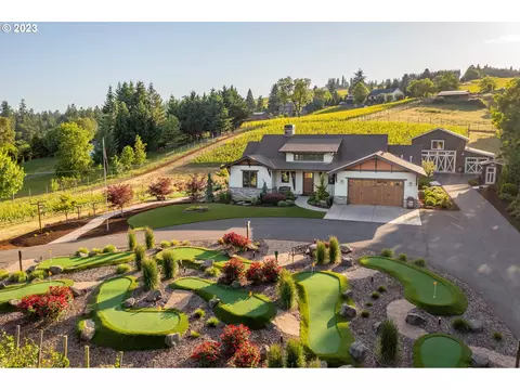 10995 NE Paren Springs Rd, Dundee, OR 97115