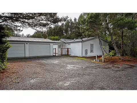 87535 Rhodowood Dr, Florence, OR 97439
