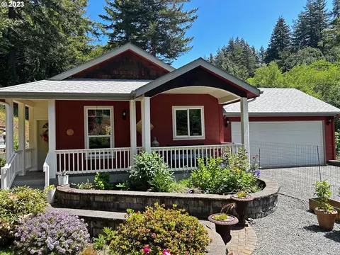94094 Crystol Creek Ln, Coquille, OR 97423