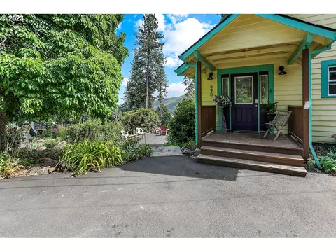690 NW Achor Ave, White Salmon, WA 98672