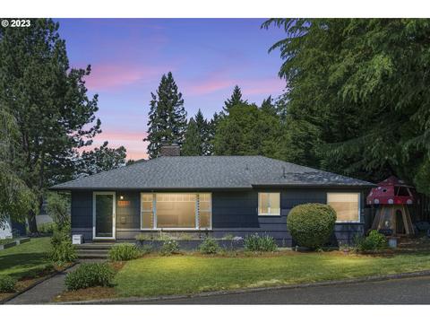 4933 SW Illinois St, Portland, OR 97221