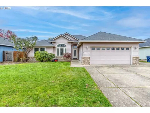 968 S St, Springfield, OR 97477