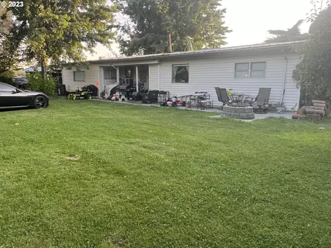 1225 SW Lemmon Ln, Hermiston, OR 97838