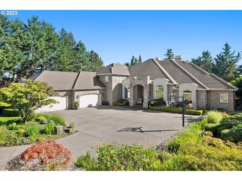 11809 SEastbourne Ln, Happy Valley, OR 97086