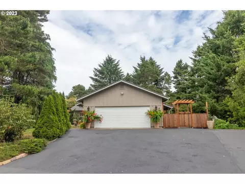 4878 Rhododendron Loop, Florence, OR 97439 photo 1