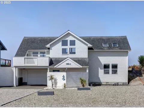 34111 G St, Ocean Park, WA 98640