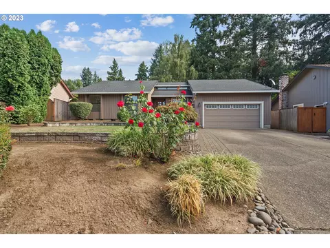 16240 SW Woodcrest Ave, Portland, OR 97224