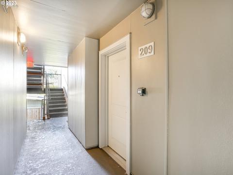 1400 N Kilpartick #209, Portland, OR 97217