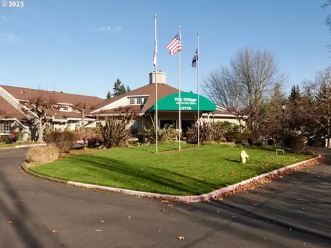 13775 SW Scholls Ferry Rd #204, Beaverton, OR 97008