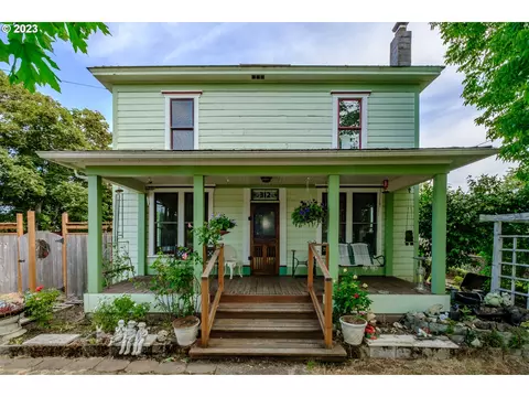 312 SE Clay St, Dallas, OR 97338