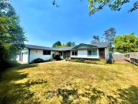 1102 Coral Ct, Brookings, OR 97415