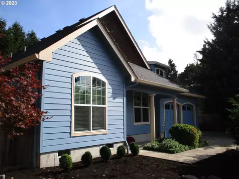 1177 Maple Dr, Eugene, OR 97404