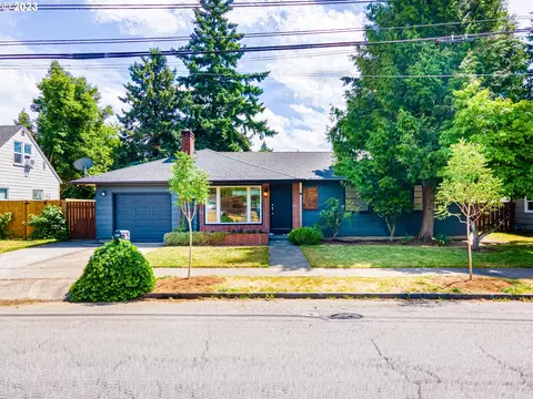 12502 SE Salmon St, Portland, OR 97233