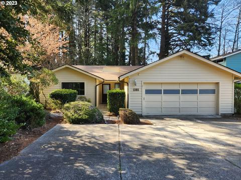 1393 Glenwood Dr, Brookings, OR 97415