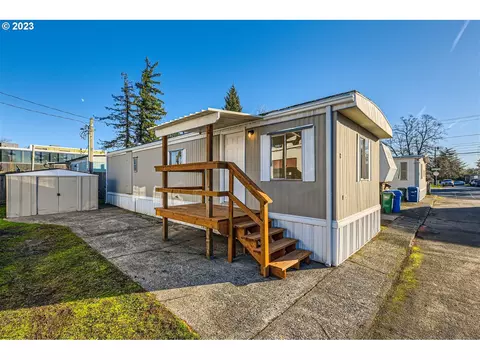 16415 SE Stark St #8, Portland, OR 97233