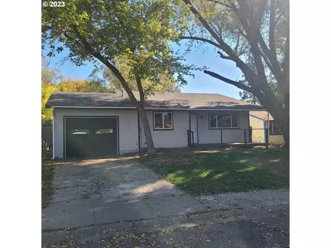 695 N 8th Ave, Elgin, OR 97827