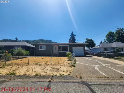 2849 W Langenberg Ave, Roseburg, OR 97471