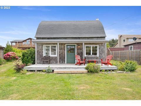 5785 4th St, Cape Meares, OR 97141