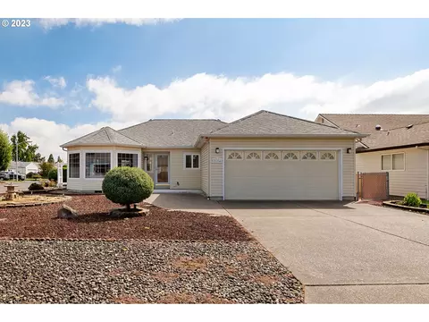 2184 Heather Way, Woodburn, OR 97071