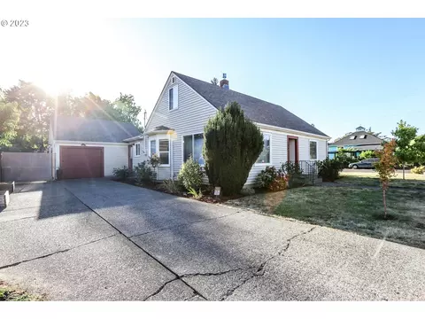 395 Juniper St, Junction City, OR 97448