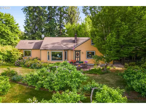 9095 Harmony Rd, Sheridan, OR 97378